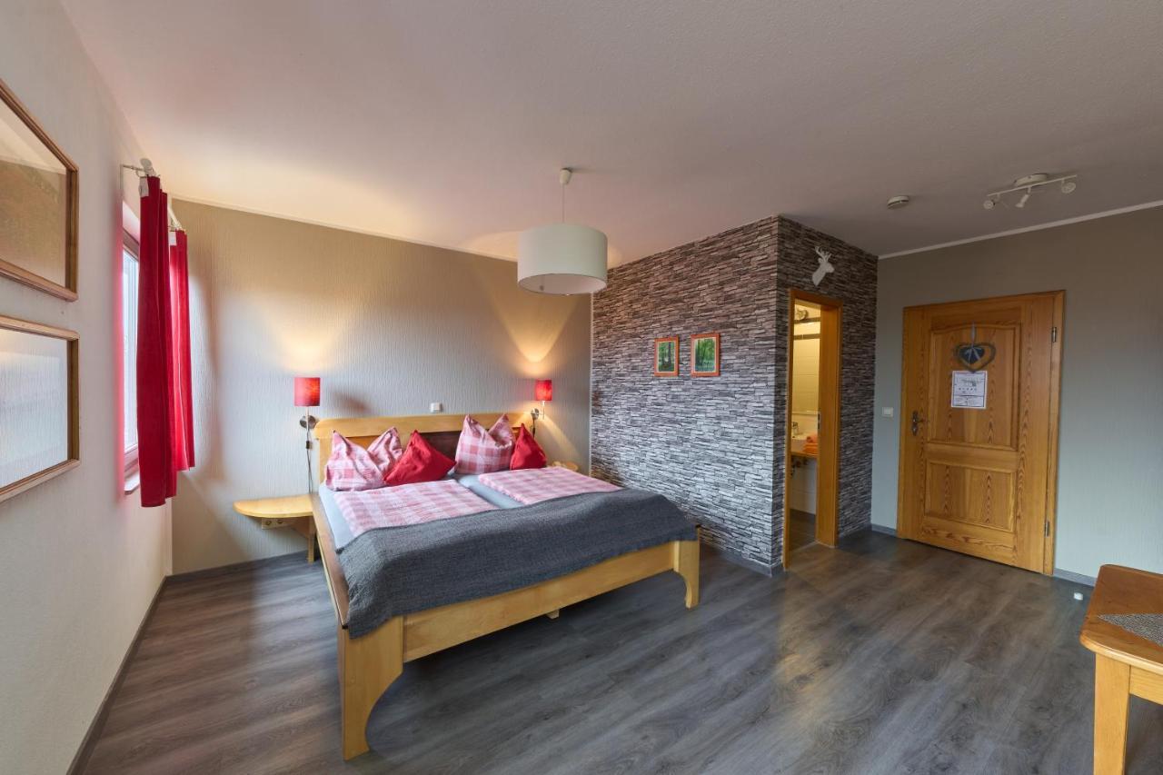 Landhotel Brauner Hirsch Kammerforst Dış mekan fotoğraf